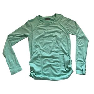 Athleta women’s workout long sleeve shirt pullover mint green ruched sides sz M